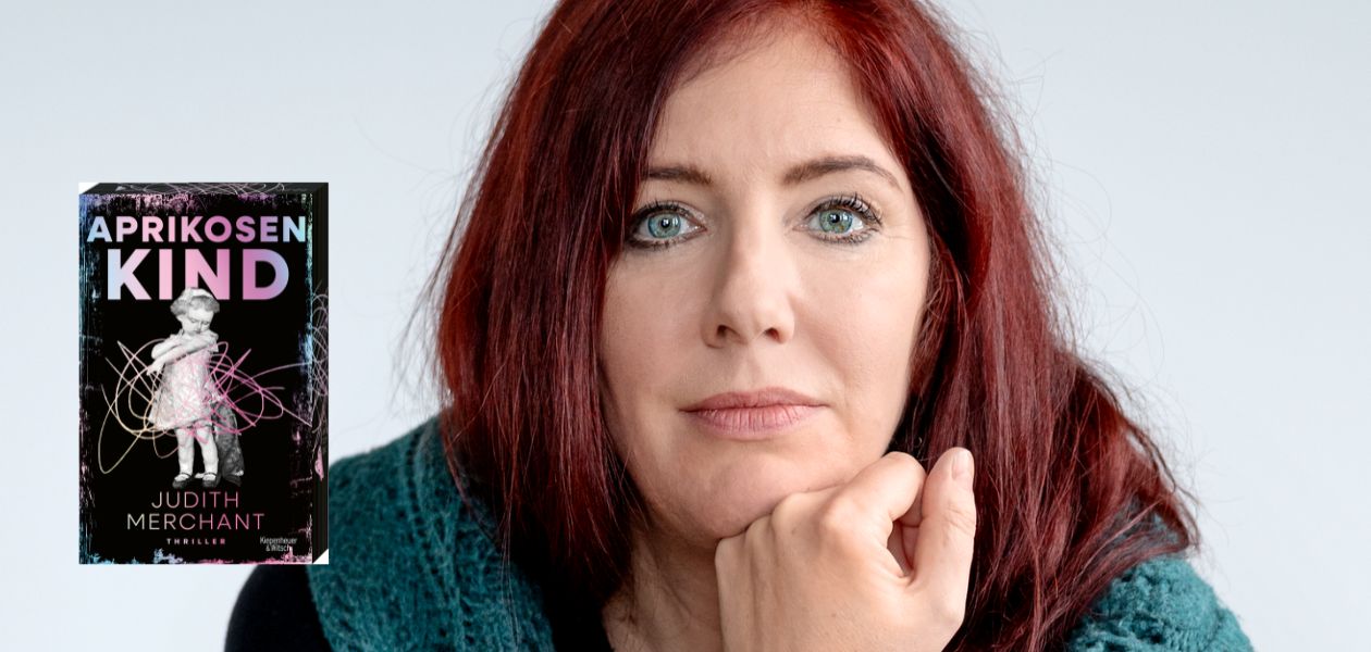 Portraitbild der Autorin Judith Merchant mit ihrem neuen Buch "Aprikosenkind".